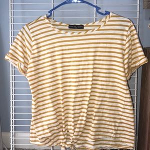 super cute yellow/white t-shirt
